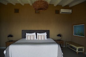 Hualtaco Adobe by Wynwood House