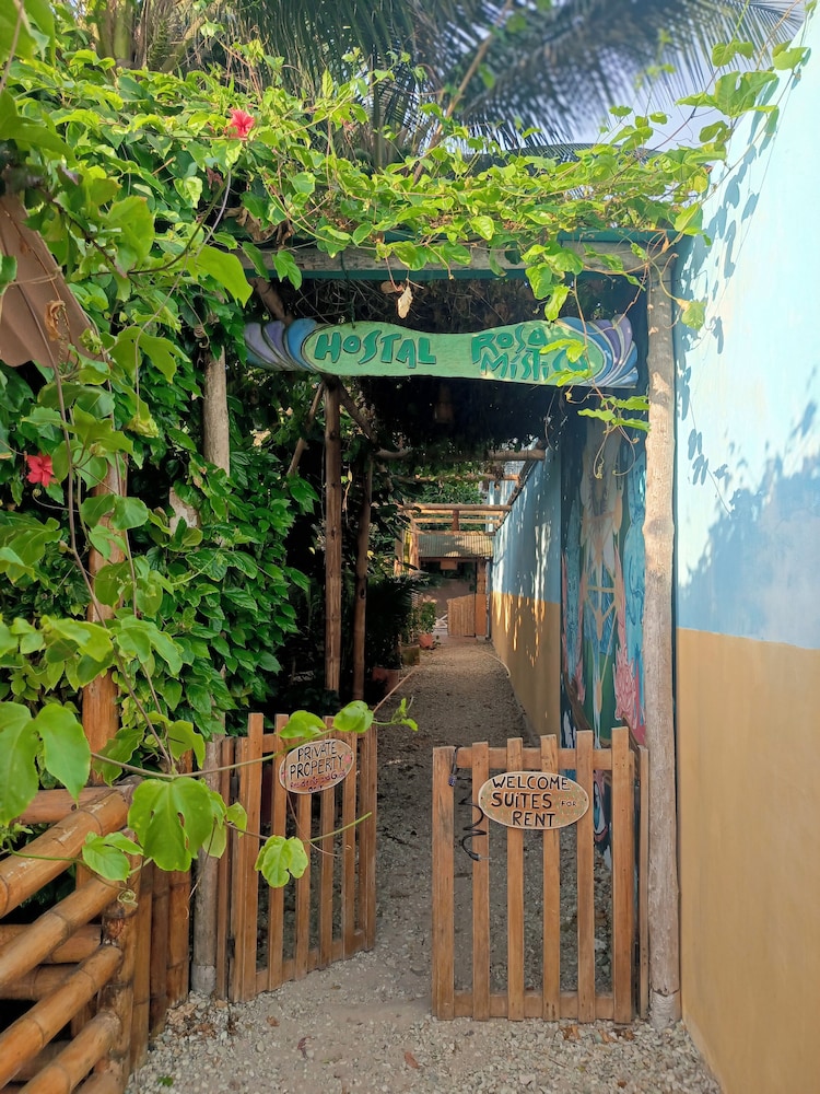 HOSTAL ROSA MISTICA