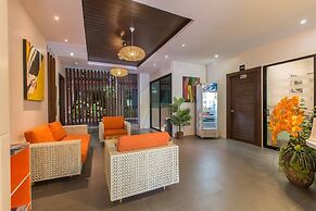 Emerald 412a - Studio With Balcony and Shared Pool