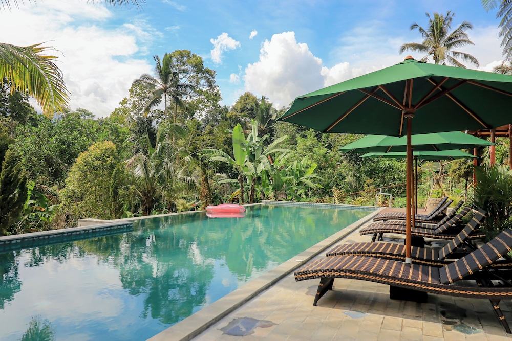 Mina Baturiti Hotel & Resto