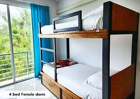 Theppahrak Hostel Khaolak
