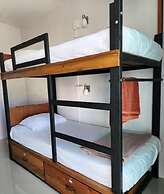 Theppahrak Hostel Khaolak