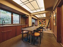 illi Toas Tokyo-Toranomon