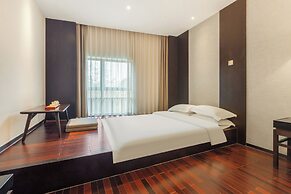 Liuzhou MixC Elite Hotel