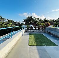 B Shore by evaddo