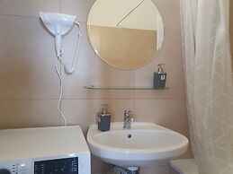 Modern 2BR Apartment Near Rennweg