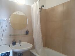 Modern 2BR Apartment Near Rennweg