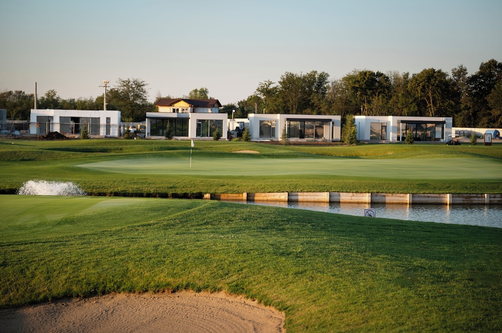 National Golf & Country Club