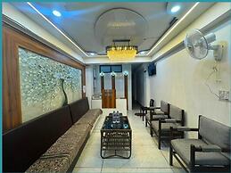 Hotel Mid Town Nainital Near Mall Road