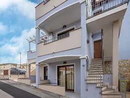Air-conditioned With Garden and Private Parking