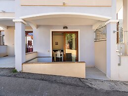 Air-conditioned With Garden and Private Parking