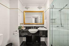 Studio Stay in Brisbane CBD Hotel Building