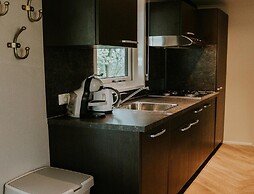 Charming 5-person Bee Lodge in the Woods