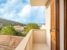 Air-conditioned Apartment With Private Parking