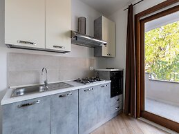 Air-conditioned Apartment With Private Parking