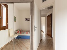 Air-conditioned Apartment With Private Parking