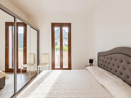 Air-conditioned Apartment With Private Parking