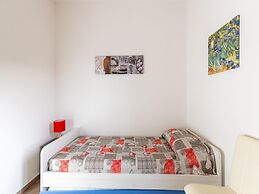 Air-conditioned Apartment With Private Parking