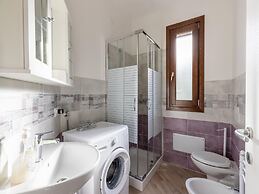 Air-conditioned Apartment With Private Parking