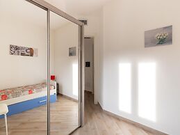Air-conditioned Apartment With Private Parking