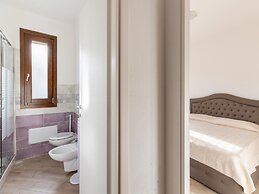 Air-conditioned Apartment With Private Parking