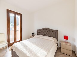 Air-conditioned Apartment With Private Parking