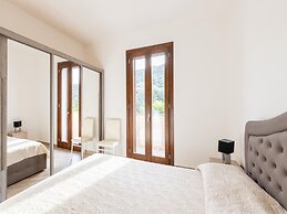 Air-conditioned Apartment With Private Parking