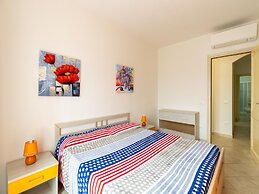 Apartment With air Conditioning and sea Views