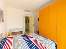 Apartment With air Conditioning and sea Views