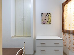 Apartment With air Conditioning and sea Views