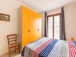 Apartment With air Conditioning and sea Views