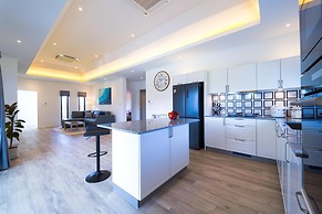 New Modern 3 Bedroom Villa MB35