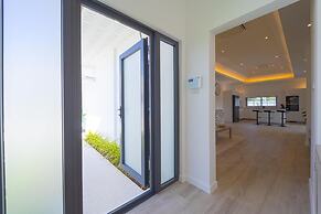 New Modern 3 Bedroom Villa MB35