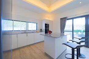 New Modern 3 Bedroom Villa MB35