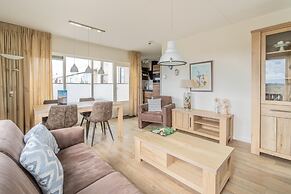 4-person Apartment With Island View