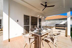 New Modern 3 Bedroom Pool Villa MB3