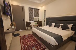 HOTEL CRESTA INN