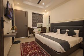 HOTEL CRESTA INN