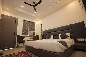 HOTEL CRESTA INN