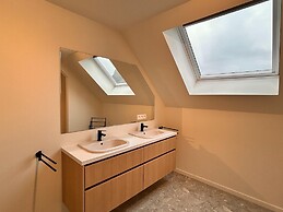 Spacious 3-floor Holiday Home for 8 Guests