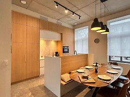 Spacious 3-floor Holiday Home for 8 Guests