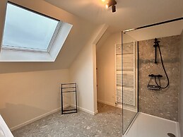 Spacious 3-floor Holiday Home for 8 Guests