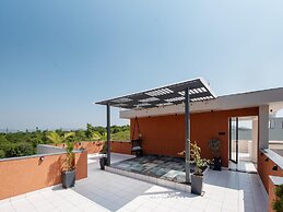 Villa Papillon by Dancenter