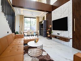 Villa Papillon by Dancenter