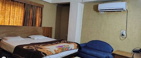 Rajshree Hotel
