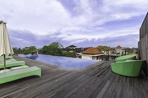Palette Hotel near Padma