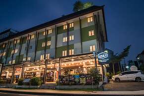 Palette Hotel near Padma