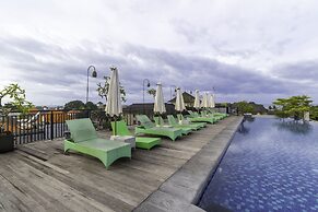 Palette Hotel near Padma
