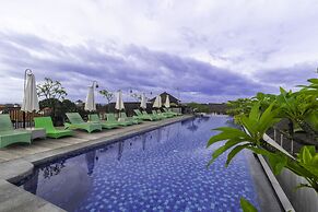 Palette Hotel near Padma
