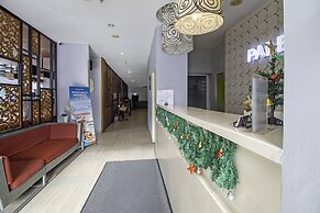 Palette Hotel near Padma